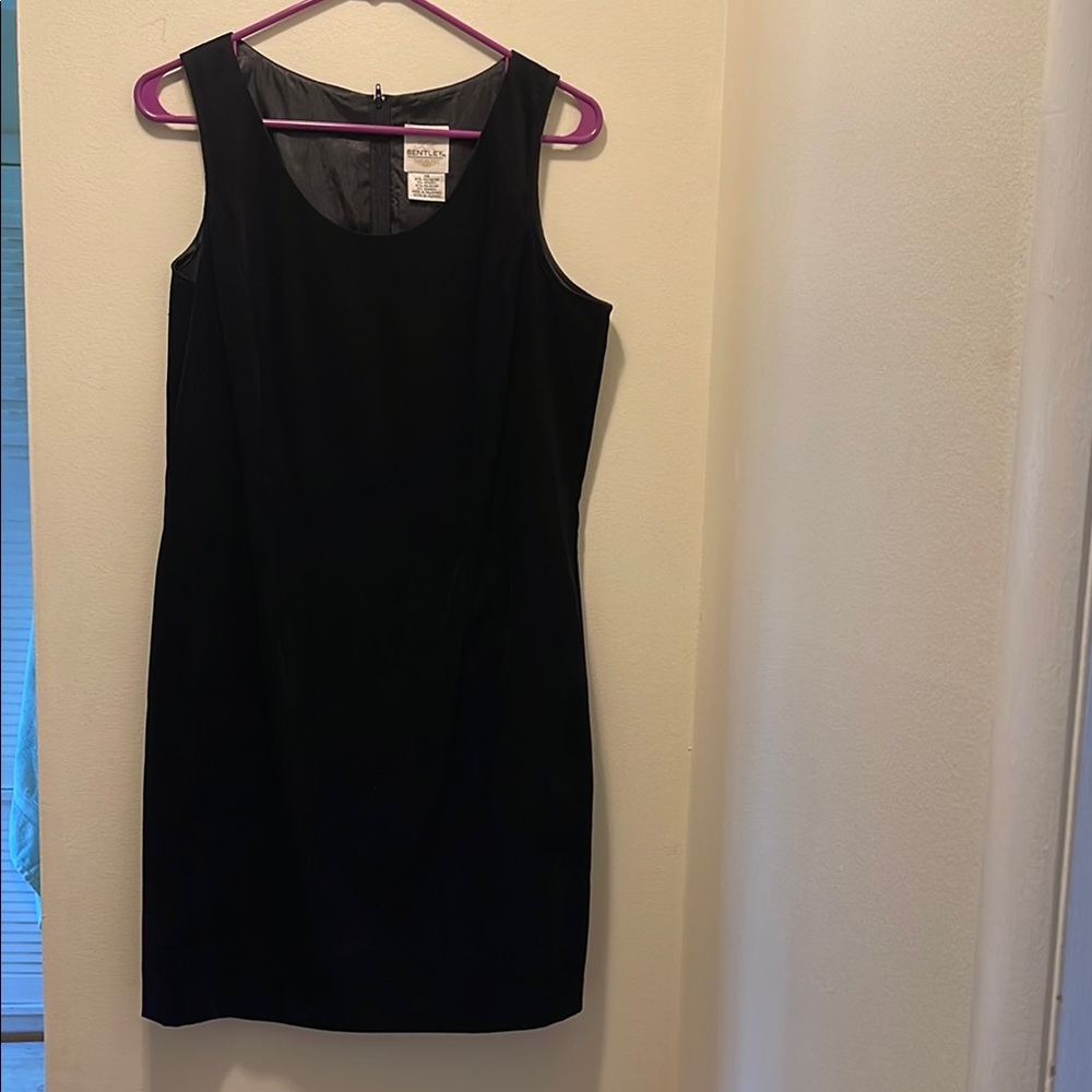 Elegant Black Sleeveless Dress